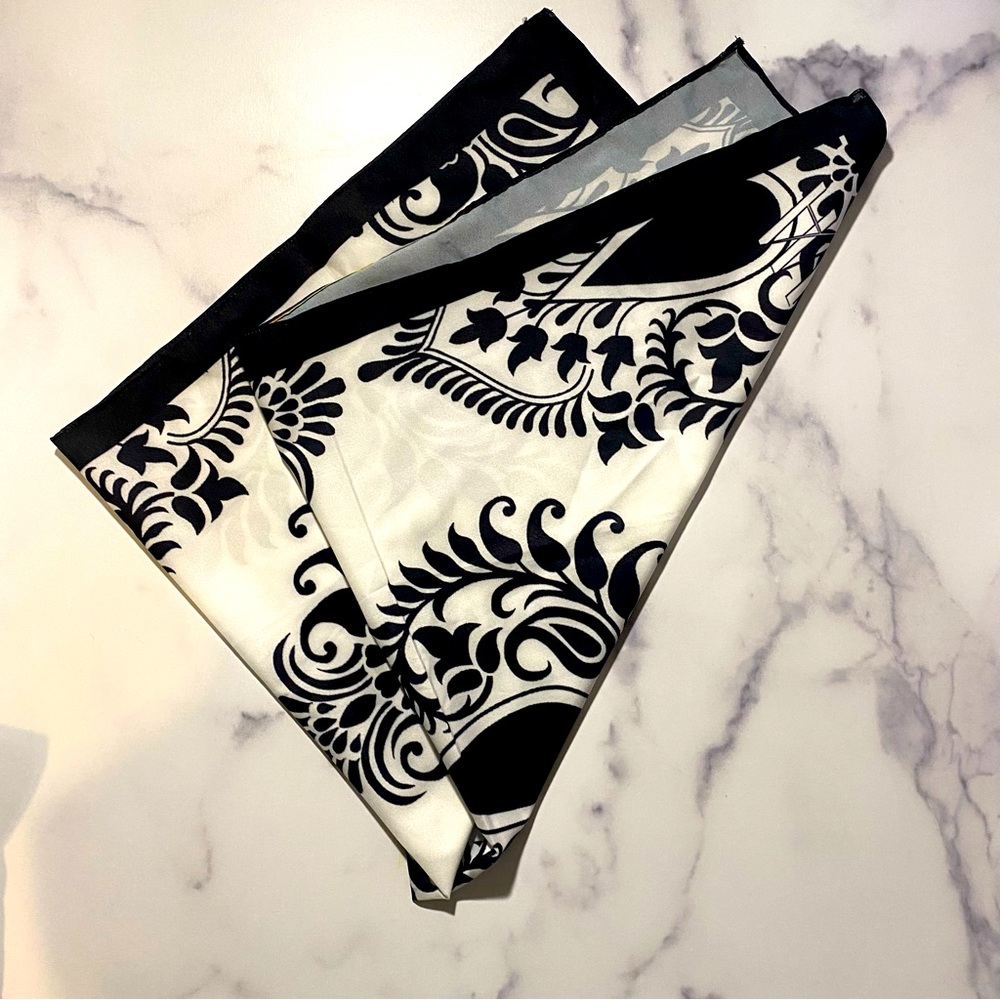 Square crepe print scarf